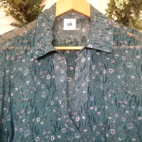 EUC CAbi Chase Field of Flowers Blouse- Size Small - Picture 3 of 8